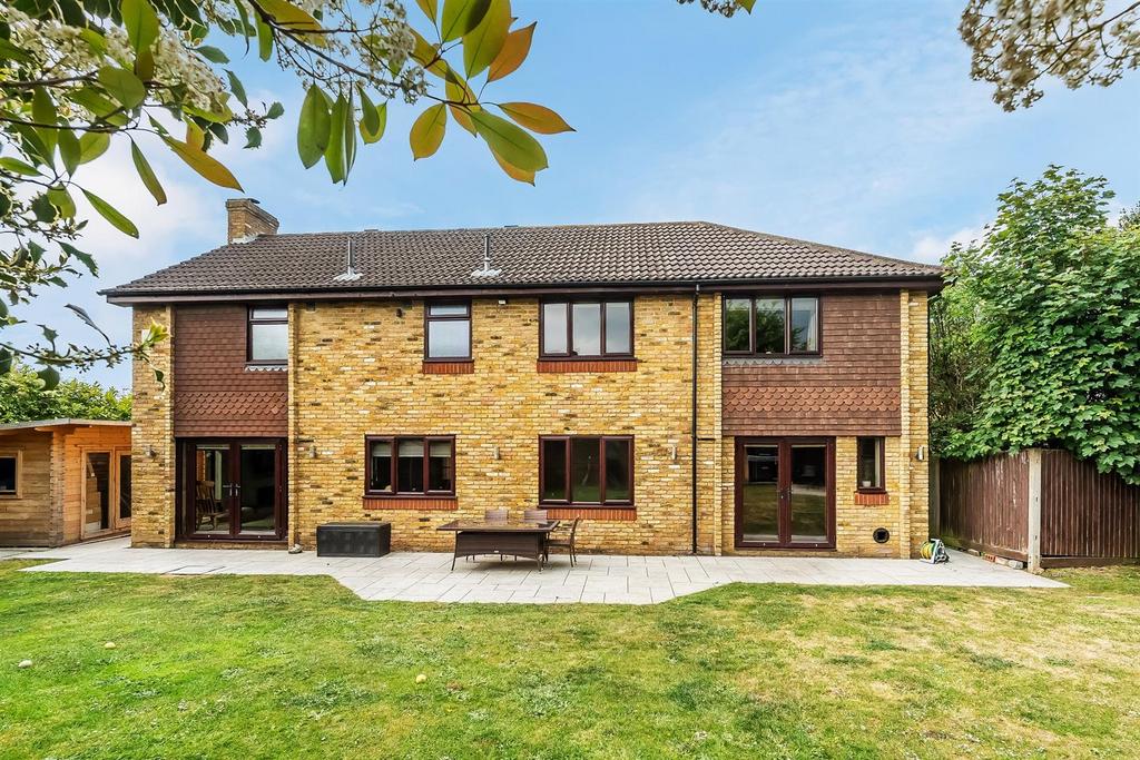 Detached house exterior, garden