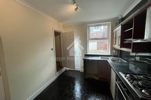 2 bedroom house to rent, Hope Street.Chesterfield, Derbyshire
