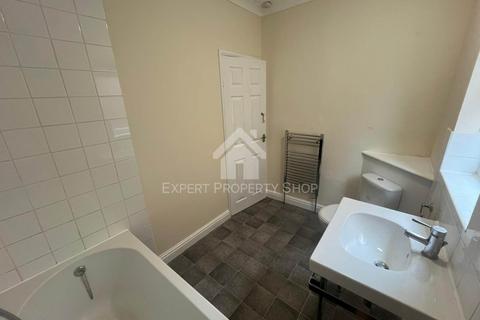 2 bedroom house to rent, Hope Street.Chesterfield, Derbyshire