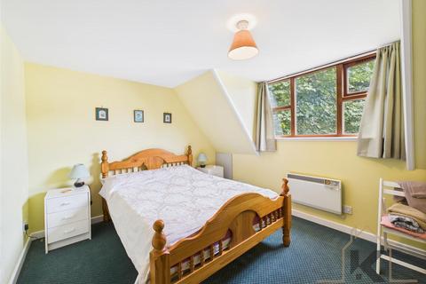 4 bedroom chalet for sale, Flat 1 & 2 Seaview, Berstane Road, St. Ola, Kirkwall, Orkney, KW15 1SZ