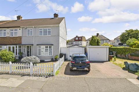 3 bedroom end of terrace house for sale, Fields Park Crescent, Chadwell Heath RM6