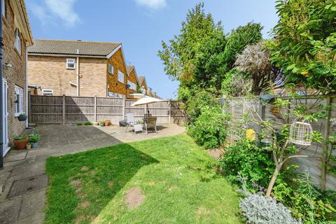 4 bedroom detached house for sale, Rosslyn Crescent, Luton
