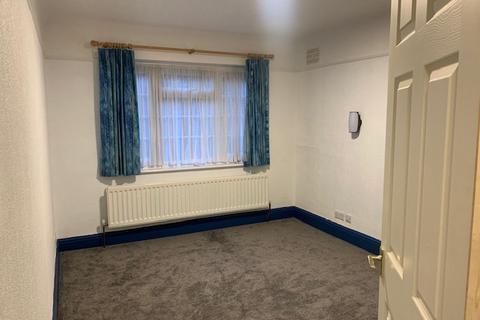 2 bedroom flat for sale, Bellamy Drive, Belmont, HA7