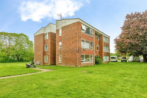 1 bedroom ground floor flat for sale, Longbridge Road, Horley