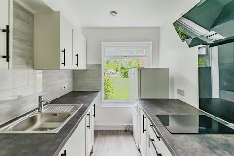 1 bedroom ground floor flat for sale, Longbridge Road, Horley