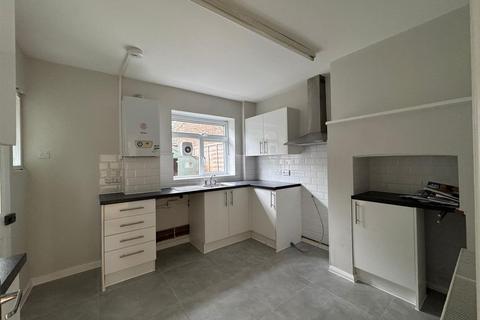 3 bedroom house to rent, Halsford Croft, East Grinstead