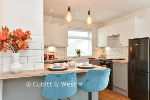 3 bedroom end of terrace house for sale, Batemans Road, Brighton BN2