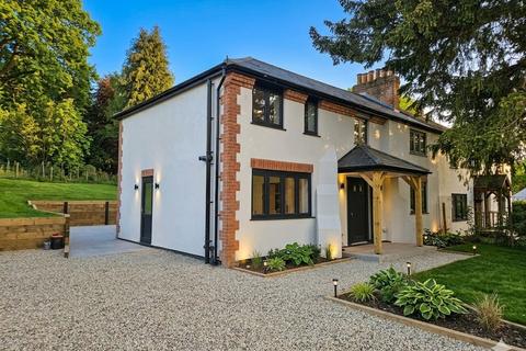 Mount Cottage Main Road, Knockholt, Sevenoaks, Kent, TN14