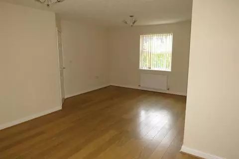 2 bedroom flat to rent - Mynd 3