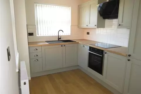 2 bedroom flat to rent - Mynd 4