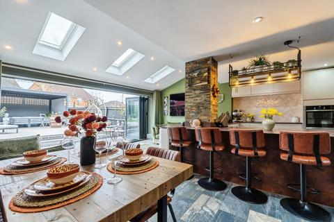 4 bedroom detached house for sale, Sandringham Road, Coalville