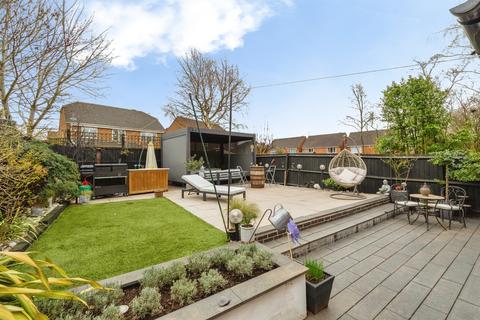 4 bedroom detached house for sale, Sandringham Road, Coalville