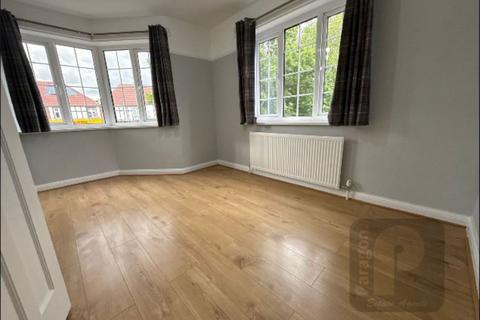 3 bedroom flat to rent, Barons Court, Church Lane, Kingsbury, NW9
