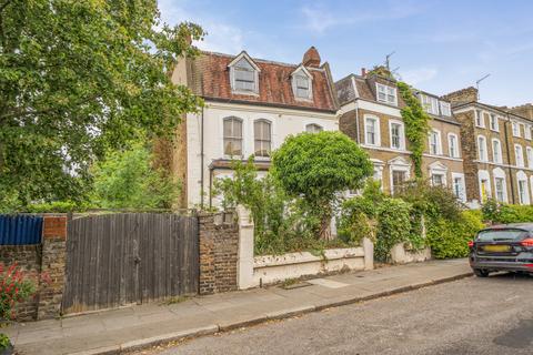 2 bedroom flat for sale, Shaftesbury Road, London, N19