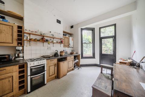 2 bedroom flat for sale, Shaftesbury Road, London, N19
