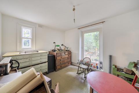 2 bedroom flat for sale, Shaftesbury Road, London, N19