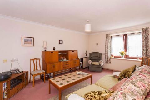 1 bedroom flat for sale, Town Bridge Court, Chesham, Buckinghamshire, HP5 1LN