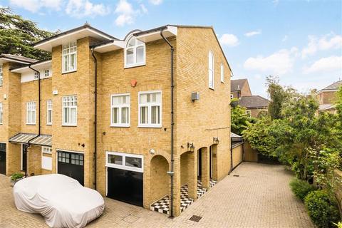 Shaftesbury Mews, London SW4