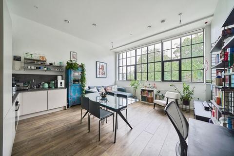 1 bedroom apartment for sale, Truscon House, Carnation Gardens, Hayes UB3