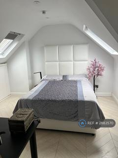 1 bedroom in a house share to rent, Albury Drive, Pinner, HA5