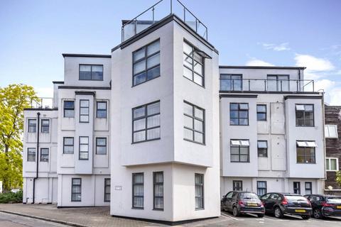 2 bedroom flat to rent, Orchard Place, Hampshire SO14