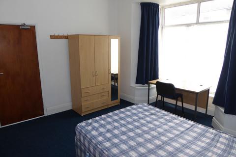 3 bedroom terraced house to rent, Rhyddings Park Road, Brynmill, SA2