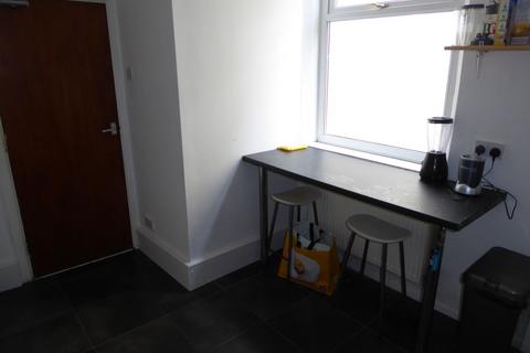 3 bedroom terraced house to rent, Rhyddings Park Road, Brynmill, SA2