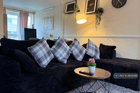 2 bedroom flat to rent, Liebenrood Road, Reading, RG30