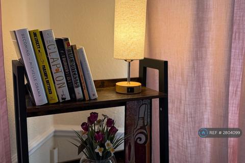 2 bedroom flat to rent, Liebenrood Road, Reading, RG30