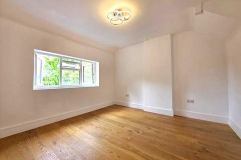 2 bedroom apartment to rent, Uxbridge Road, Stanmore