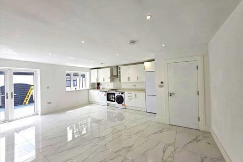 2 bedroom apartment to rent, Uxbridge Road, Stanmore