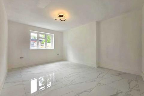2 bedroom apartment to rent, Uxbridge Road, Stanmore
