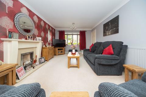 4 bedroom detached house for sale, Hillcrest Drive, Loughborough, LE11