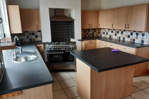 3 bedroom terraced house for sale, Paddock Road, Kirkburton, Huddersfield