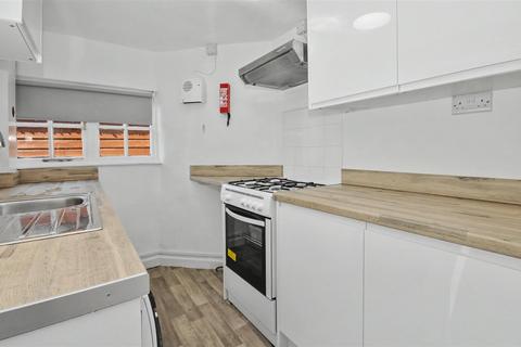 1 bedroom flat to rent, Milverton Crescent, Leamington Spa