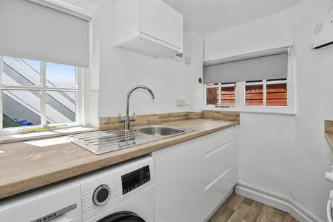1 bedroom flat to rent, Milverton Crescent, Leamington Spa
