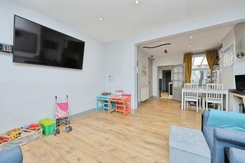 2 bedroom terraced house for sale, Norwich Road, Dereham