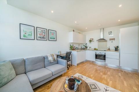 1 bedroom flat to rent, Streatham High Road, London SW16