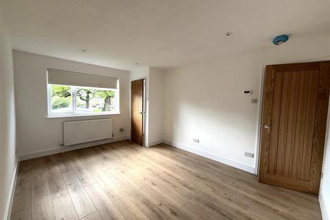 2 bedroom bungalow for sale, The Oaks, Hemyock, Cullompton