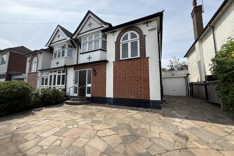 3 bedroom semi-detached house for sale, Shaftesbury Avenue, Harrow, HA3