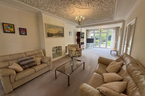 3 bedroom semi-detached house for sale, Shaftesbury Avenue, Harrow, HA3