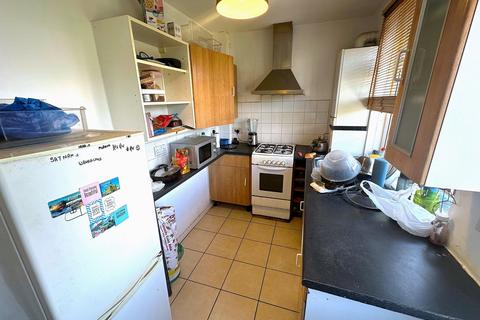 2 bedroom end of terrace house to rent, Botwell Crescent, Hayes, UB3 2BD