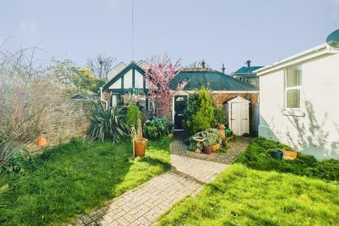 1 bedroom detached bungalow for sale, Tennyson Road, Worthing