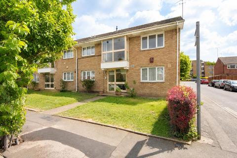 Glencairn Drive, W5