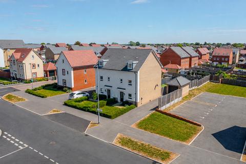 4 bedroom semi-detached house for sale, Buttermere Gardens, Hockley, SS5