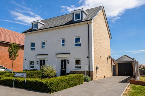4 bedroom semi-detached house for sale, Buttermere Gardens, Hockley, SS5