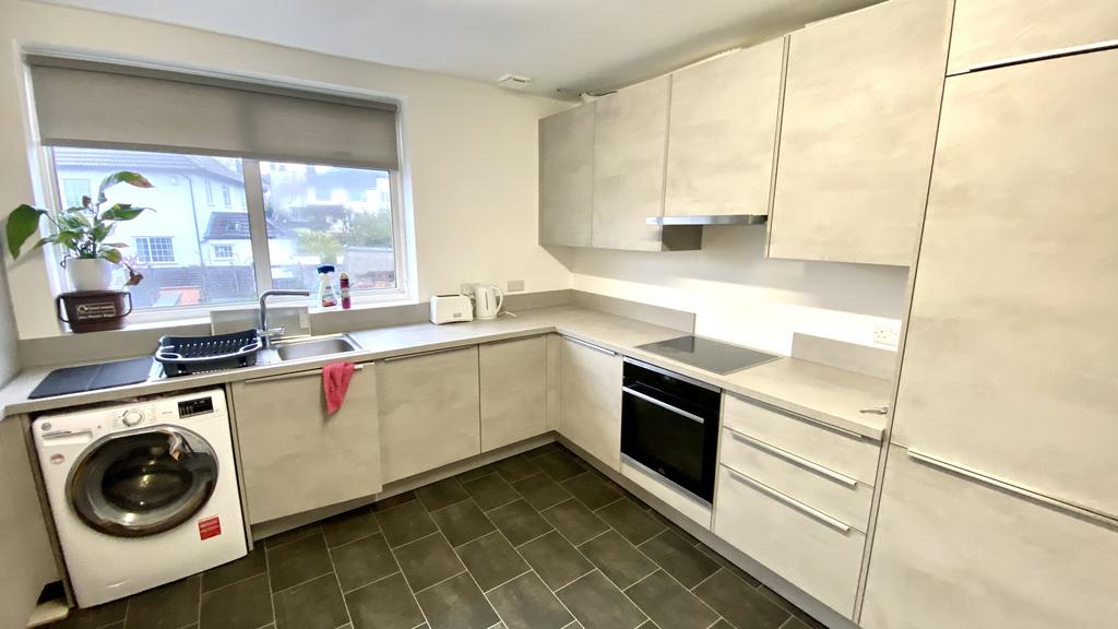 3 bedroom flat to rent