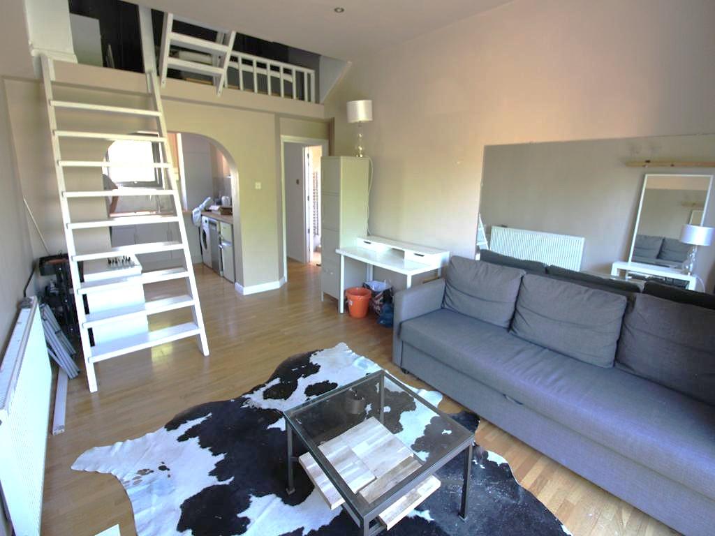 Fox Lane Studio to rent - £1,350 pcm (£312 pw)