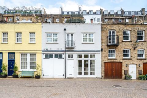 Queen's Gate Mews, London SW7
