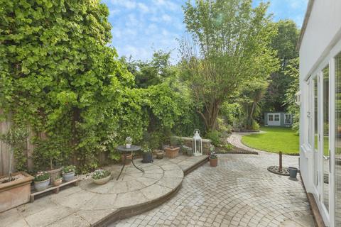 4 bedroom flat for sale, Upper Grosvenor Road, Tunbridge Wells, Kent, TN1